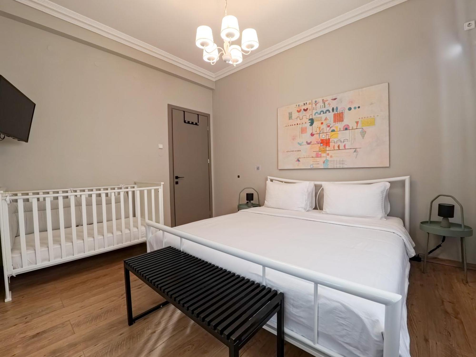 Living Life Apartment *